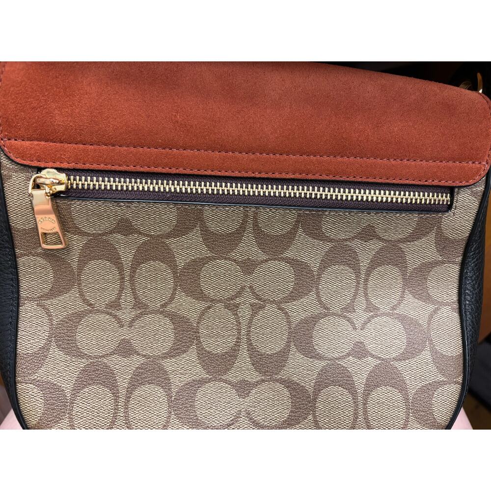 Coach Kleo Shoulder Bag 23 Signature Canvas in Brown and Orange - Picture 6 of 9